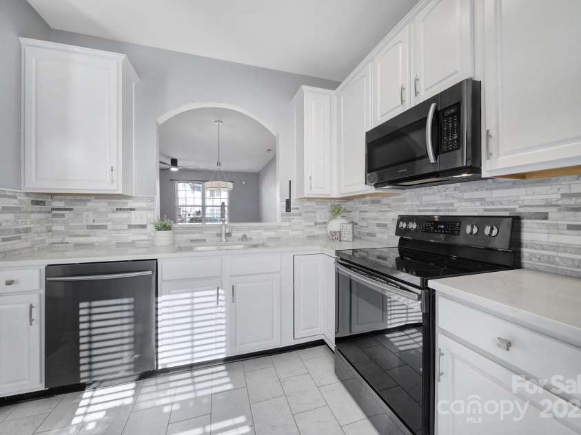 2399 Woodridge Drive, Fort Mill, SC 29715.  MLS# CAR4231680, YatesRealty ID 5422. 