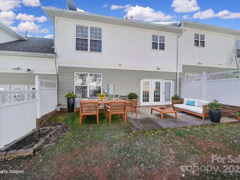 2399 Woodridge Drive, Fort Mill, SC 29715.  MLS# CAR4231680, YatesRealty ID 5422. 