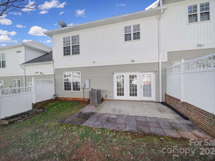 2399 Woodridge Drive, Fort Mill, SC 29715.  MLS# CAR4231680, YatesRealty ID 5422. 