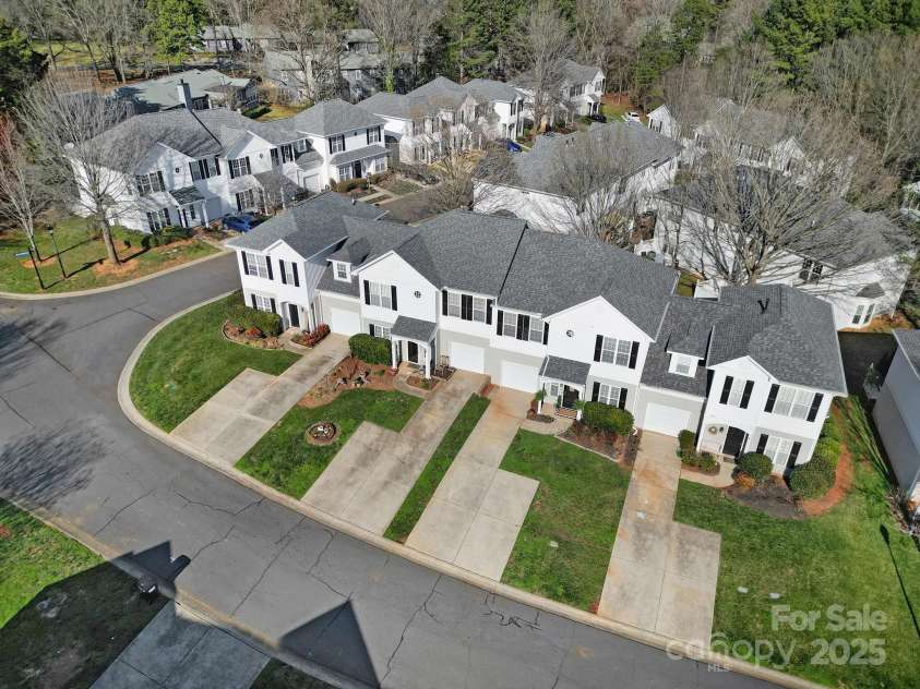 2399 Woodridge Drive, Fort Mill, SC 29715.  MLS# CAR4231680, YatesRealty ID 5422. 