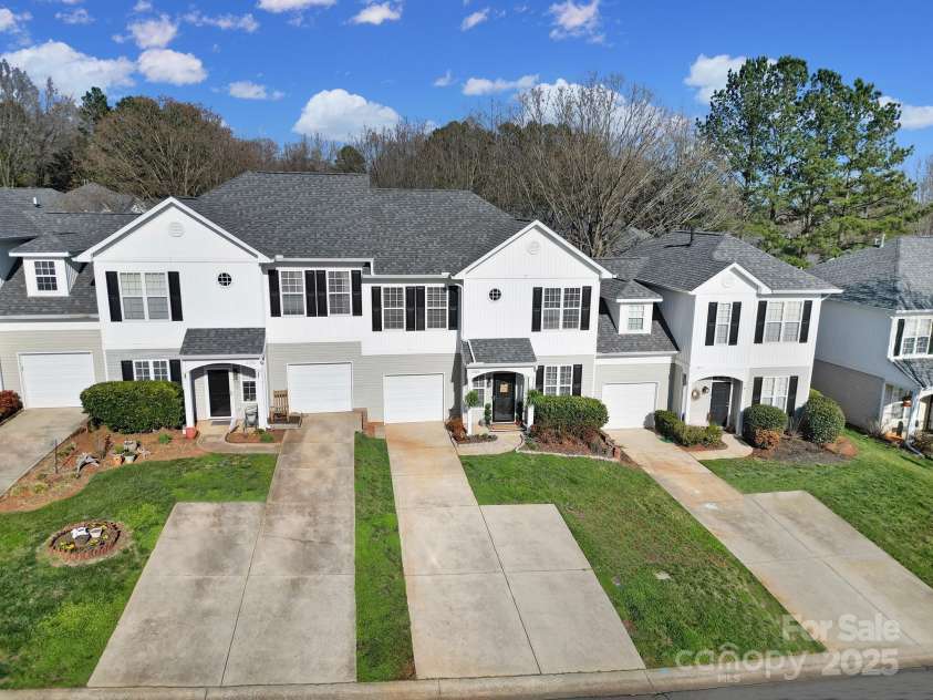 2399 Woodridge Drive, Fort Mill, SC 29715.  MLS# CAR4231680, YatesRealty ID 5422. 
