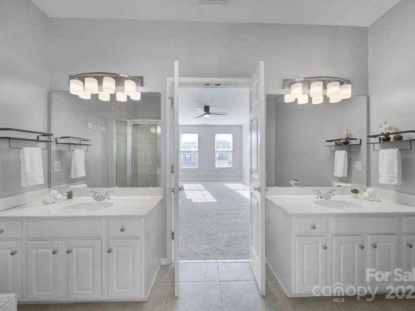 2399 Woodridge Drive, Fort Mill, SC 29715.  MLS# CAR4231680, YatesRealty ID 5422. Primary bath