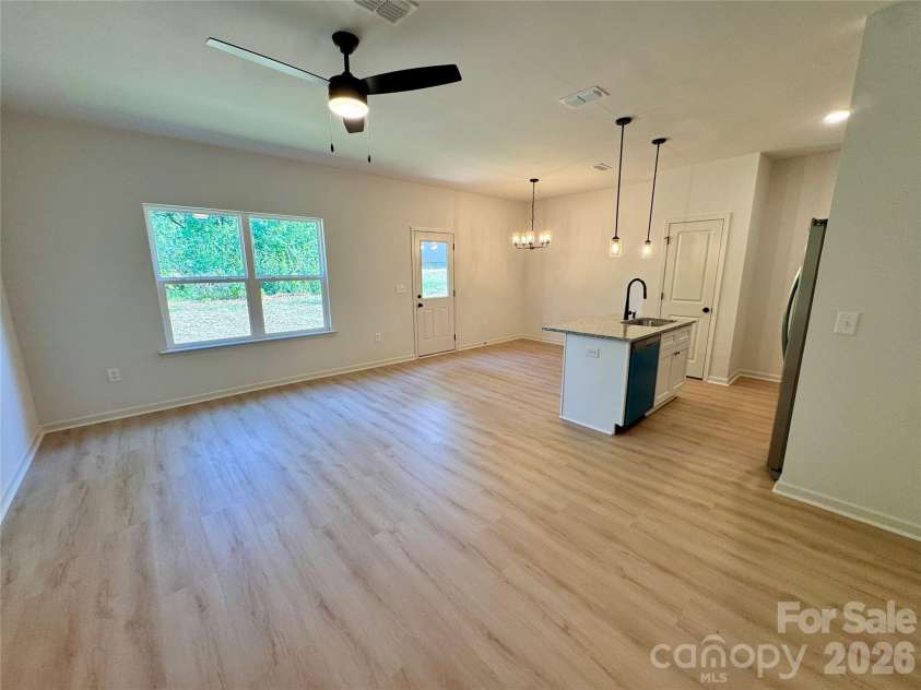 1106 Montcalm Street, Charlotte, NC 28208.  MLS# CAR4430071, YatesRealty ID 54222. 
