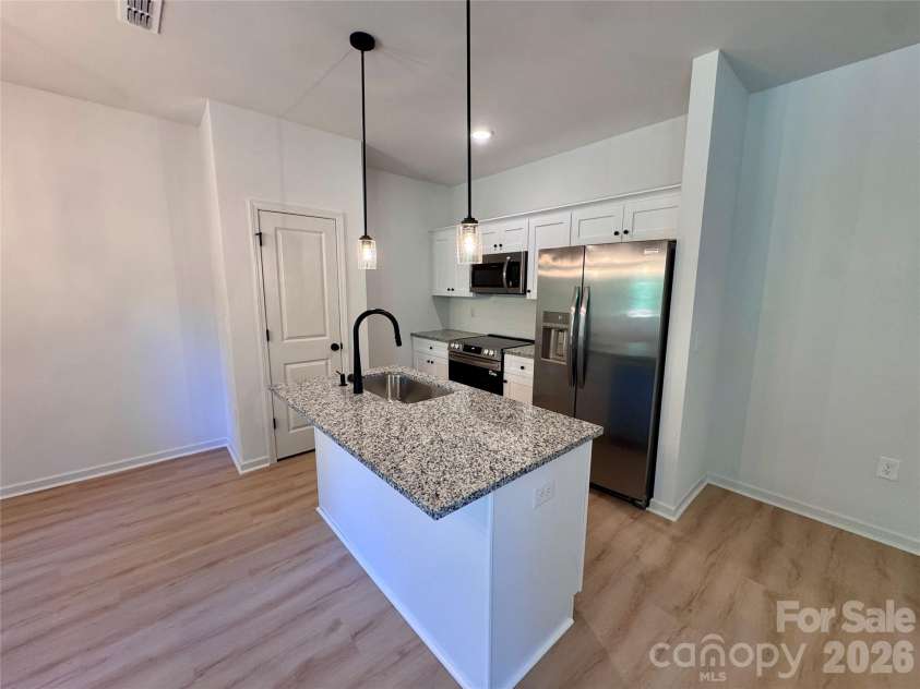 1106 Montcalm Street, Charlotte, NC 28208.  MLS# CAR4430071, YatesRealty ID 54222. 