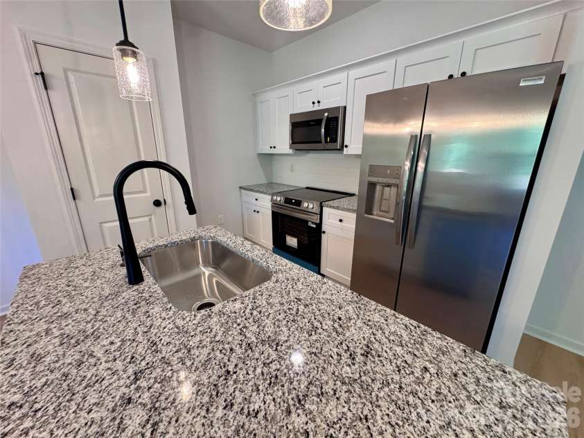 1106 Montcalm Street, Charlotte, NC 28208.  MLS# CAR4430071, YatesRealty ID 54222. 