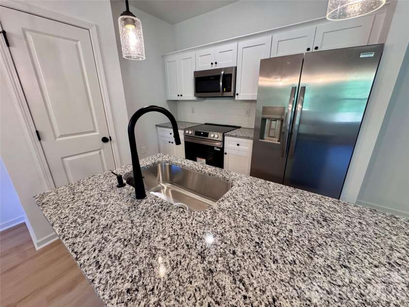 1106 Montcalm Street, Charlotte, NC 28208.  MLS# CAR4430071, YatesRealty ID 54222. 