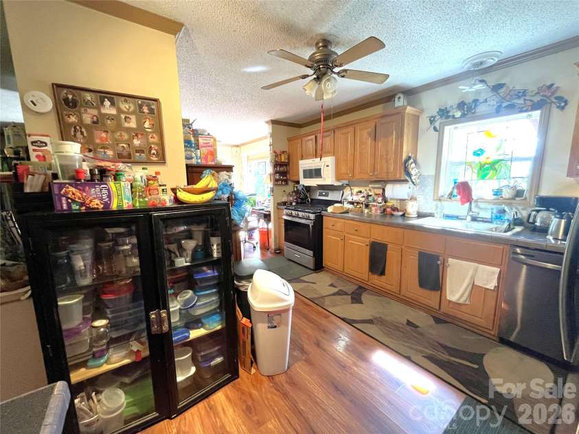 121 Hidden Meadow Drive, Candler, NC 28715.  MLS# CAR4430156, YatesRealty ID 54224. Kitchen