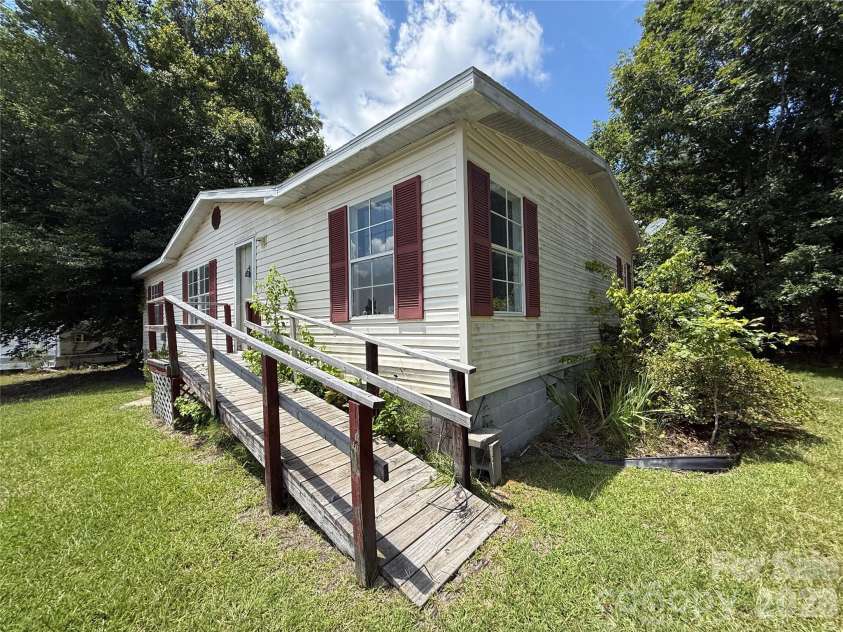 176 Mandy Lane, Union, SC 29379.  MLS# CAR4430653, YatesRealty ID 54225. 