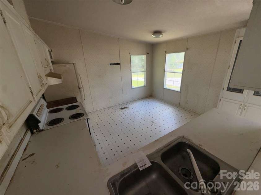 176 Mandy Lane, Union, SC 29379.  MLS# CAR4430653, YatesRealty ID 54225. 