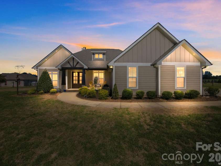 2870 Bradshaw Road, Mooresville, NC 28115.  MLS# CAR4430384, YatesRealty ID 54226. 