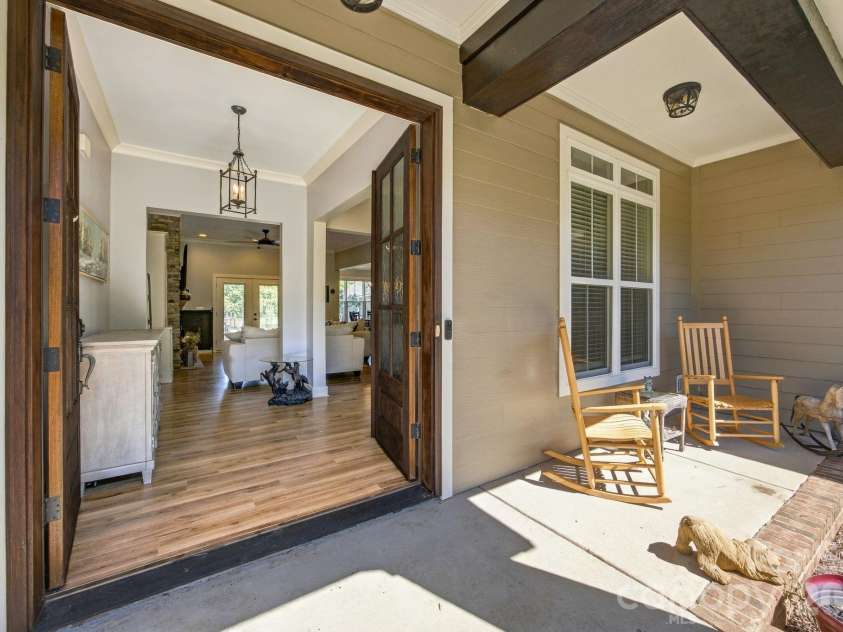 2870 Bradshaw Road, Mooresville, NC 28115.  MLS# CAR4430384, YatesRealty ID 54226. 