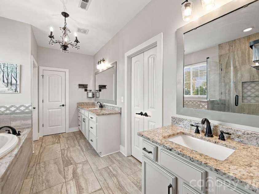 2870 Bradshaw Road, Mooresville, NC 28115.  MLS# CAR4430384, YatesRealty ID 54226. 