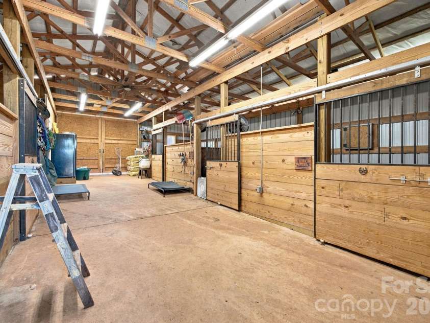 2870 Bradshaw Road, Mooresville, NC 28115.  MLS# CAR4430384, YatesRealty ID 54226. 