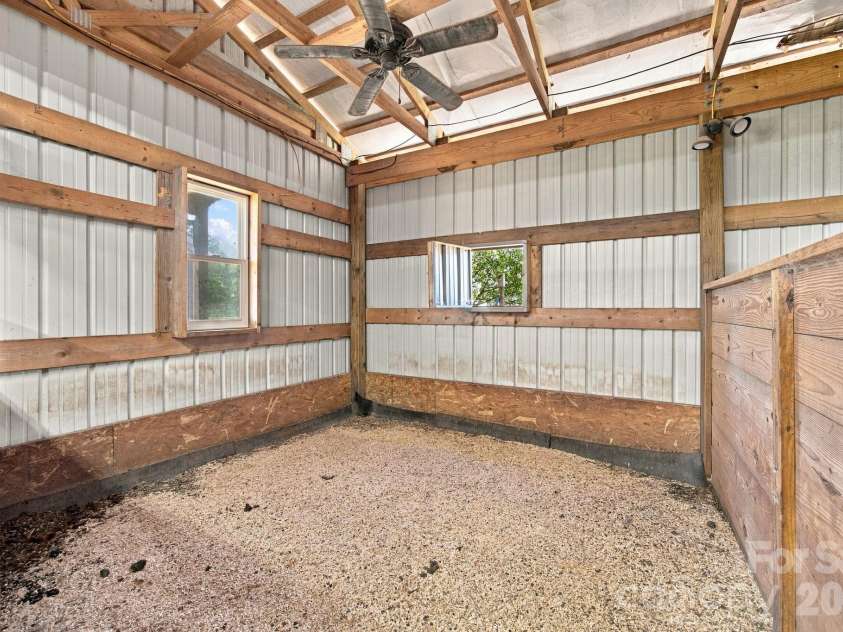 2870 Bradshaw Road, Mooresville, NC 28115.  MLS# CAR4430384, YatesRealty ID 54226. 