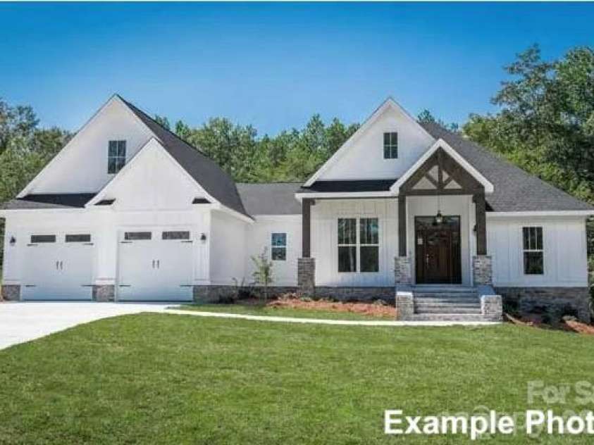194 Sams Way, Statesville, NC 28625.  MLS# CAR4428928, YatesRealty ID 54228. Craftsman House Plan #50-249 - Front Elevation