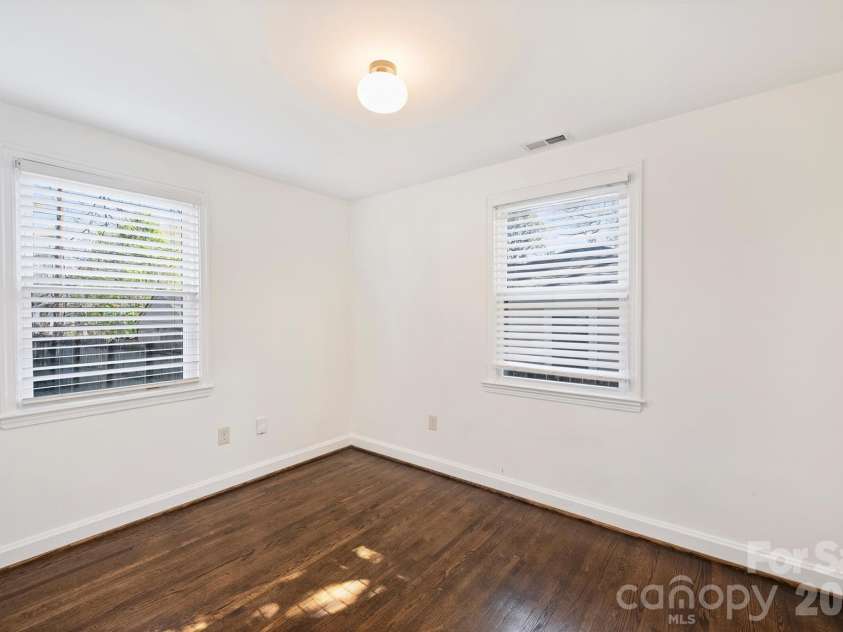 1515 Winston Drive, Charlotte, NC 28205.  MLS# CAR4358762, YatesRealty ID 5423. 