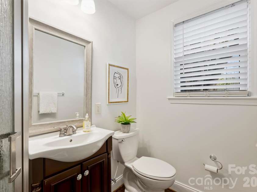 1515 Winston Drive, Charlotte, NC 28205.  MLS# CAR4358762, YatesRealty ID 5423. 