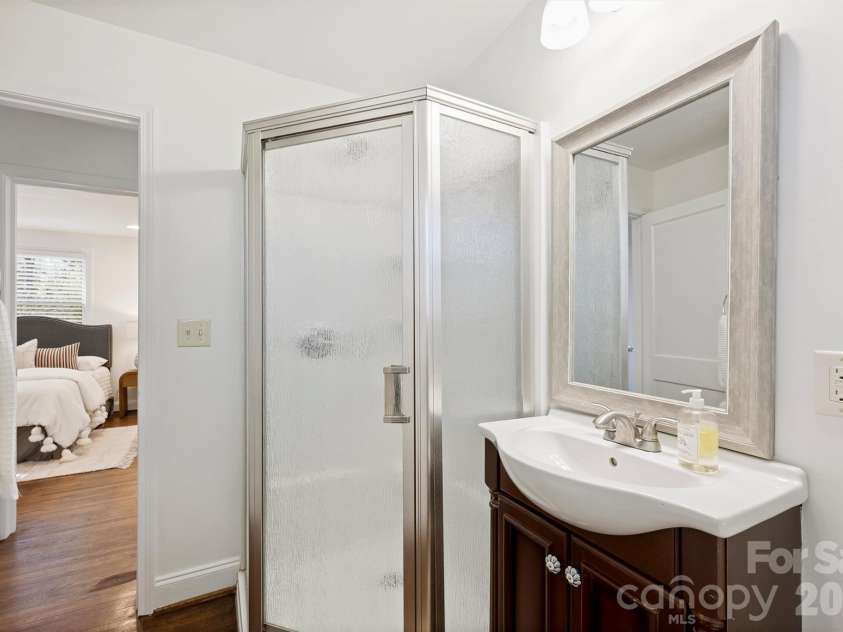 1515 Winston Drive, Charlotte, NC 28205.  MLS# CAR4358762, YatesRealty ID 5423. 