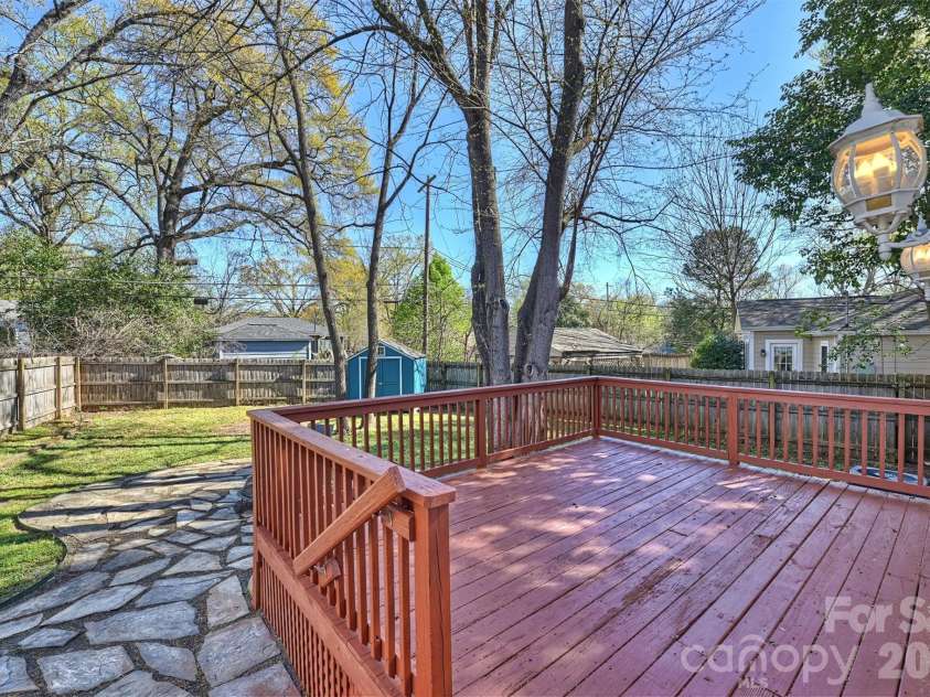 1515 Winston Drive, Charlotte, NC 28205.  MLS# CAR4358762, YatesRealty ID 5423. 