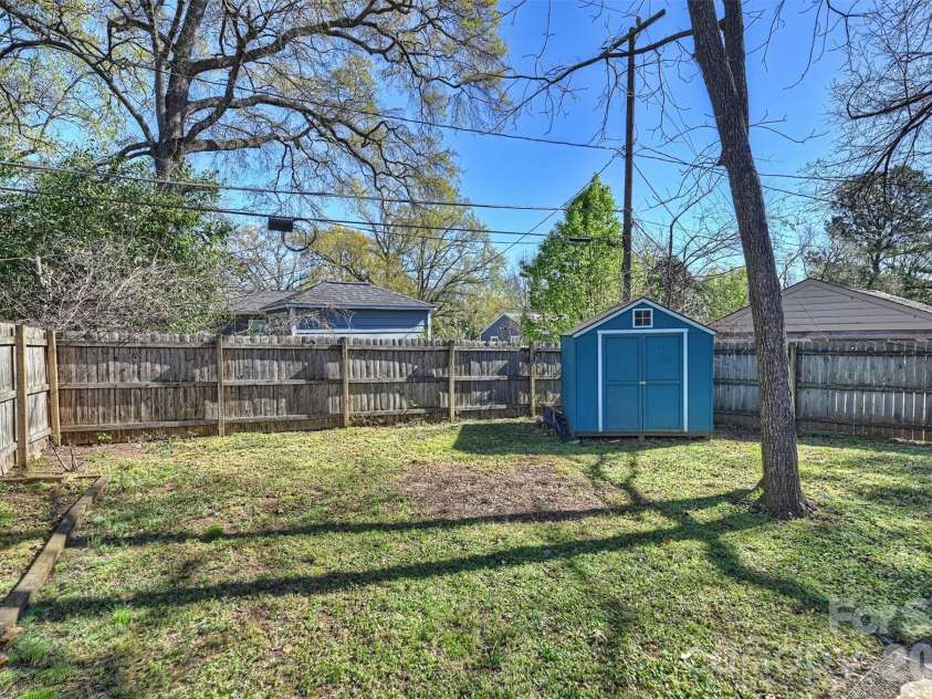 1515 Winston Drive, Charlotte, NC 28205.  MLS# CAR4358762, YatesRealty ID 5423. 
