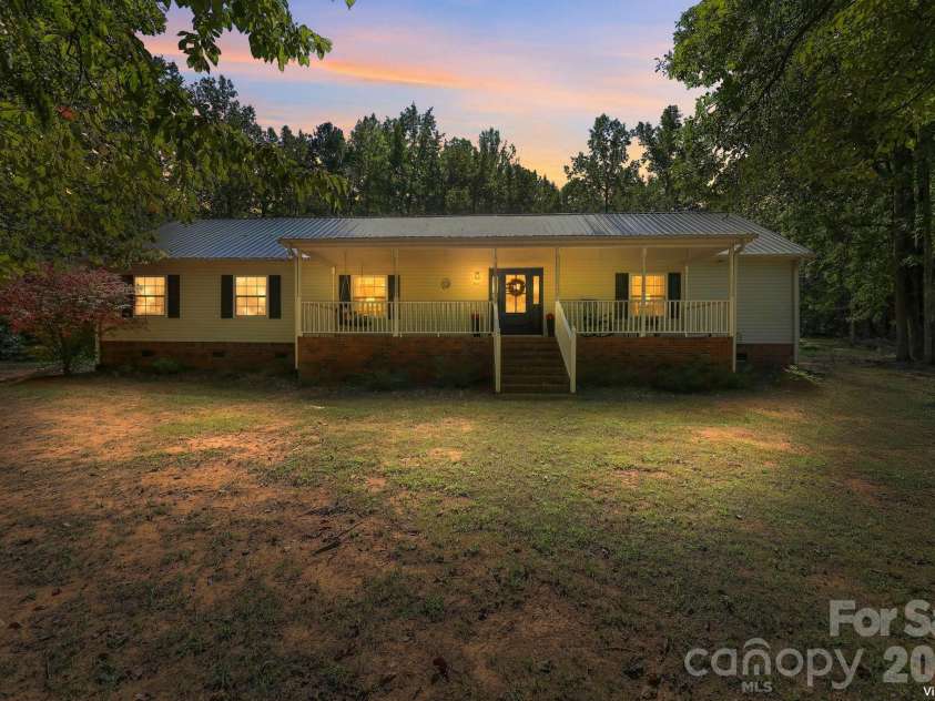 499 Sandy Creek Lane, Lexington, NC 27295.  MLS# CAR4430585, YatesRealty ID 54230. 