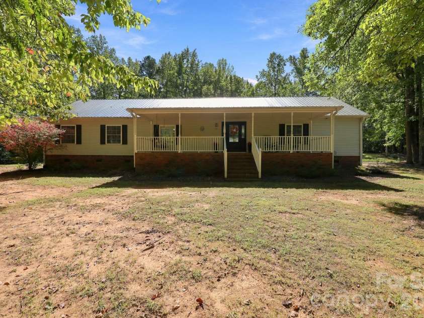 499 Sandy Creek Lane, Lexington, NC 27295.  MLS# CAR4430585, YatesRealty ID 54230. 