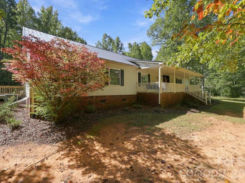 499 Sandy Creek Lane, Lexington, NC 27295.  MLS# CAR4430585, YatesRealty ID 54230. 