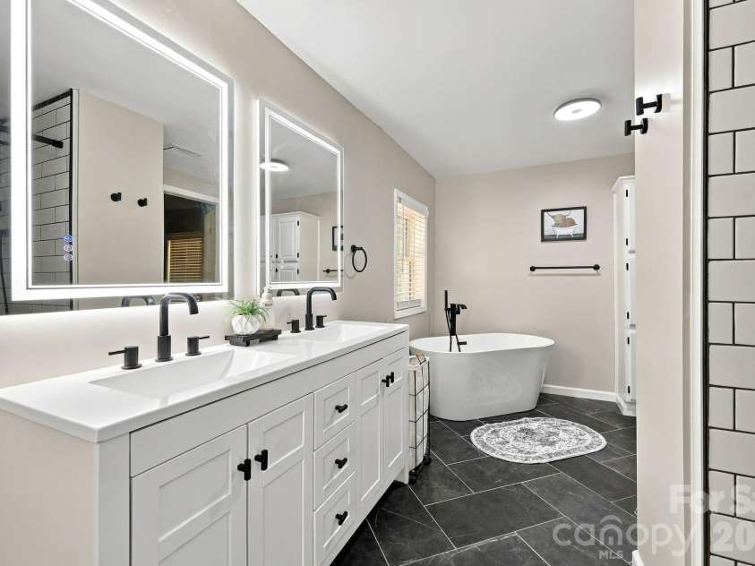 499 Sandy Creek Lane, Lexington, NC 27295.  MLS# CAR4430585, YatesRealty ID 54230. 
