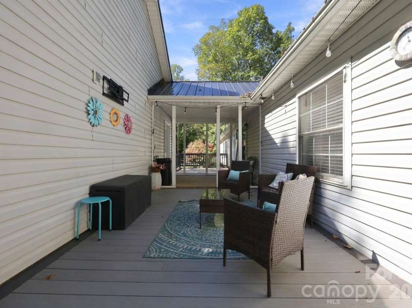 499 Sandy Creek Lane, Lexington, NC 27295.  MLS# CAR4430585, YatesRealty ID 54230. 