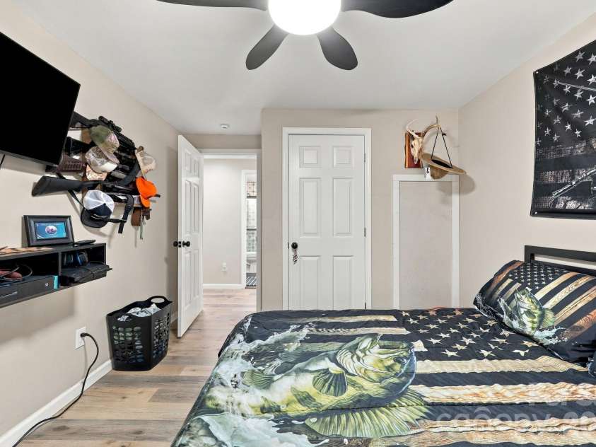 499 Sandy Creek Lane, Lexington, NC 27295.  MLS# CAR4430585, YatesRealty ID 54230. 
