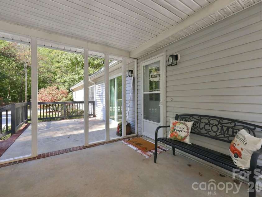 499 Sandy Creek Lane, Lexington, NC 27295.  MLS# CAR4430585, YatesRealty ID 54230. 