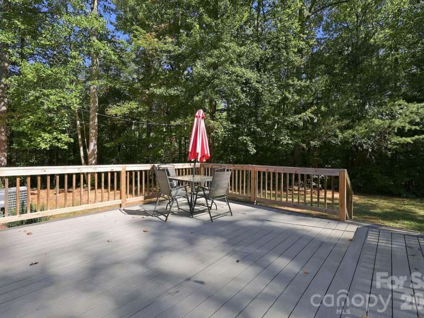 499 Sandy Creek Lane, Lexington, NC 27295.  MLS# CAR4430585, YatesRealty ID 54230. 