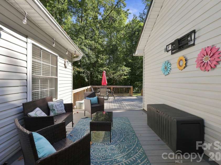 499 Sandy Creek Lane, Lexington, NC 27295.  MLS# CAR4430585, YatesRealty ID 54230. 