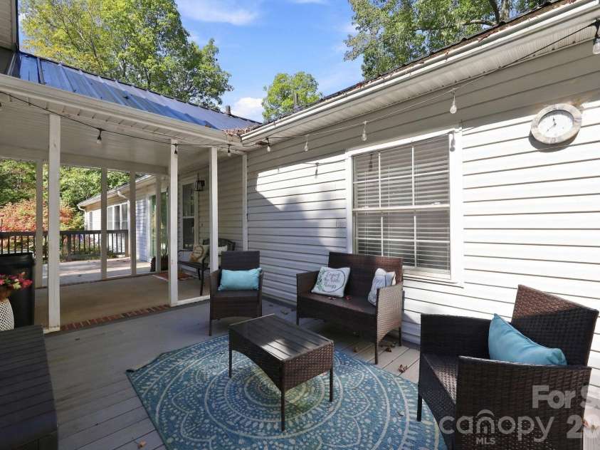 499 Sandy Creek Lane, Lexington, NC 27295.  MLS# CAR4430585, YatesRealty ID 54230. 