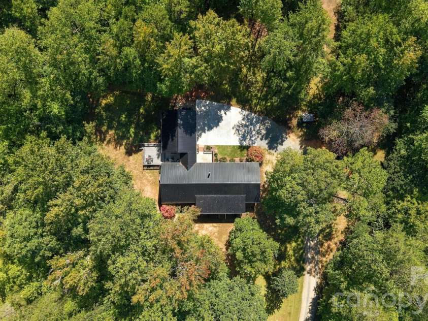 499 Sandy Creek Lane, Lexington, NC 27295.  MLS# CAR4430585, YatesRealty ID 54230. 