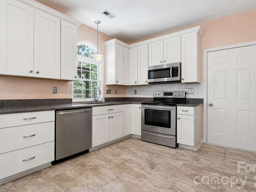3820 Alden Street, Indian Trail, NC 28079.  MLS# CAR4427383, YatesRealty ID 54231. Kitchen
