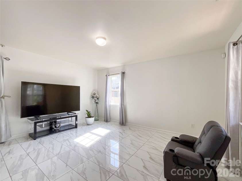 1501 Effingham Road, Charlotte, NC 28208.  MLS# CAR4430115, YatesRealty ID 54236. 