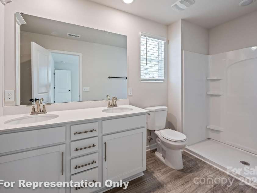 164 Sycamore Street, Mooresville, NC 28115.  MLS# CAR4231421, YatesRealty ID 5424. Brimary Bath w/Double Sink Vanity