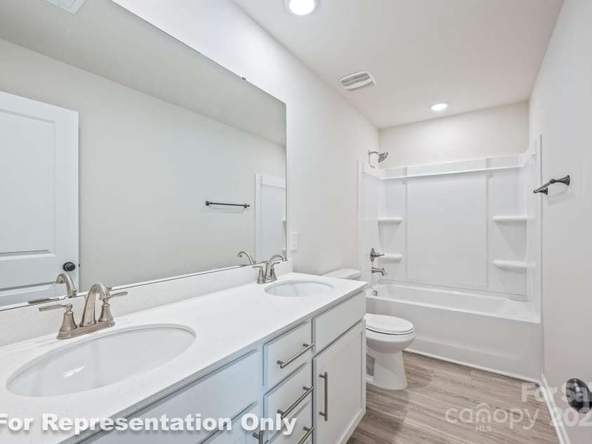 164 Sycamore Street, Mooresville, NC 28115.  MLS# CAR4231421, YatesRealty ID 5424. Full Bath