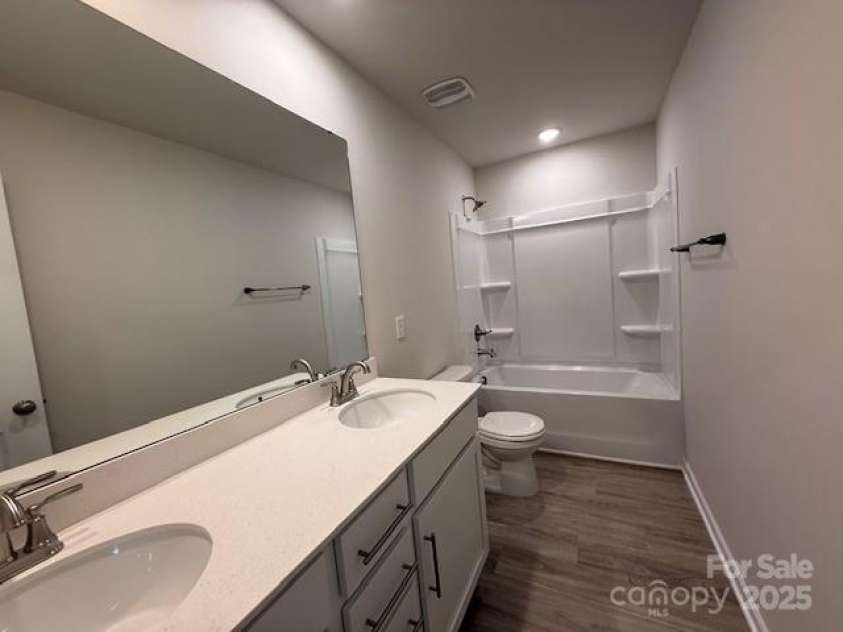 164 Sycamore Street, Mooresville, NC 28115.  MLS# CAR4231421, YatesRealty ID 5424. Full Bath