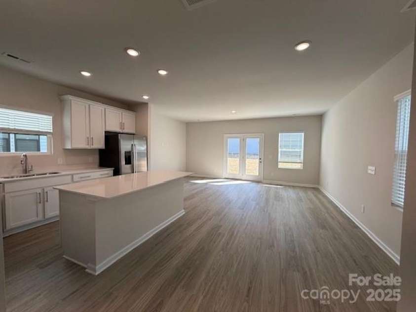 164 Sycamore Street, Mooresville, NC 28115.  MLS# CAR4231421, YatesRealty ID 5424. Huge Eat-At Breakfast Island