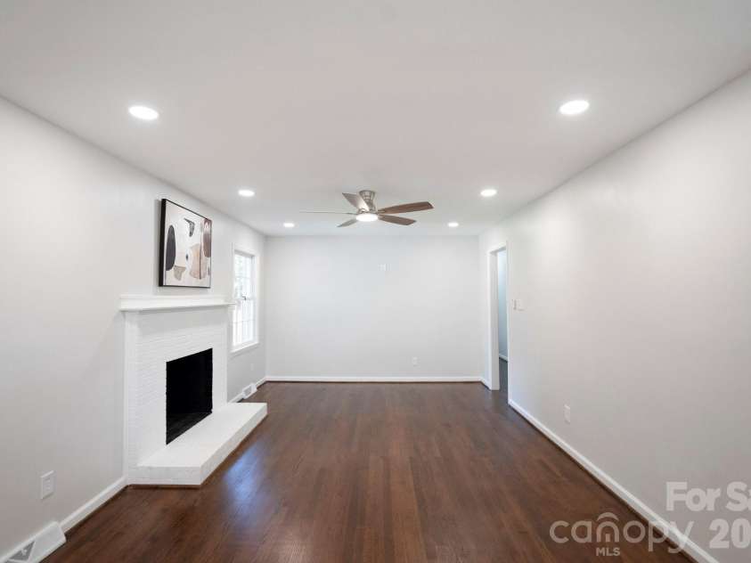 6100 Ashcrest Drive, Charlotte, NC 28217.  MLS# CAR4346577, YatesRealty ID 5424. 