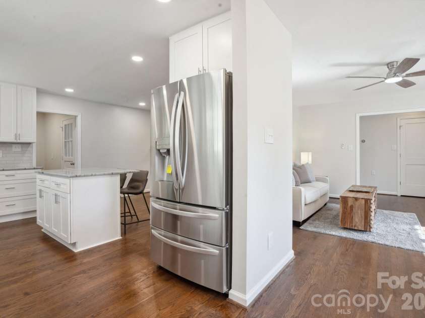 6100 Ashcrest Drive, Charlotte, NC 28217.  MLS# CAR4346577, YatesRealty ID 5424. 