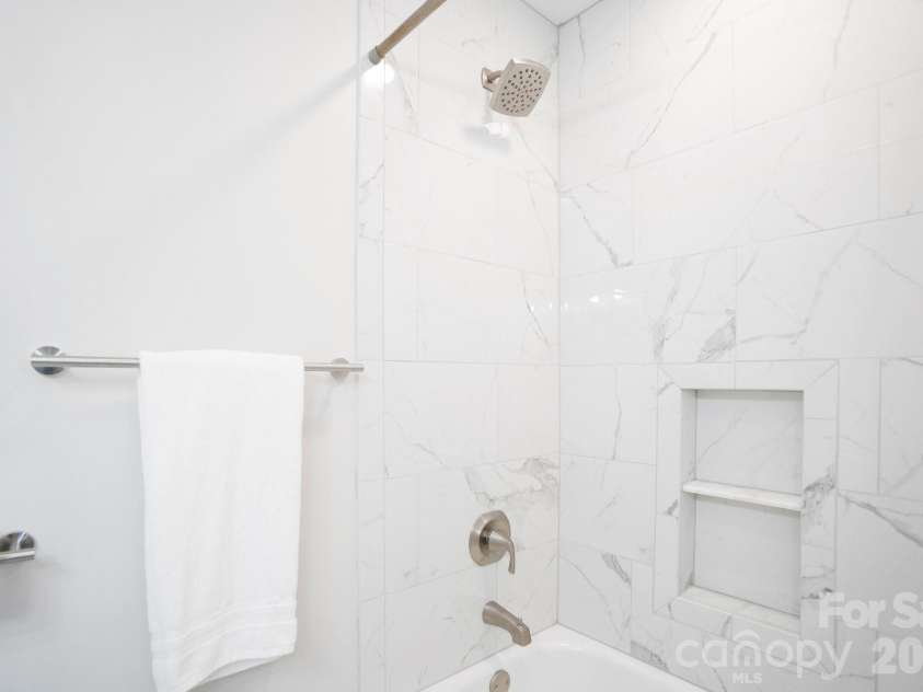 6100 Ashcrest Drive, Charlotte, NC 28217.  MLS# CAR4346577, YatesRealty ID 5424. 