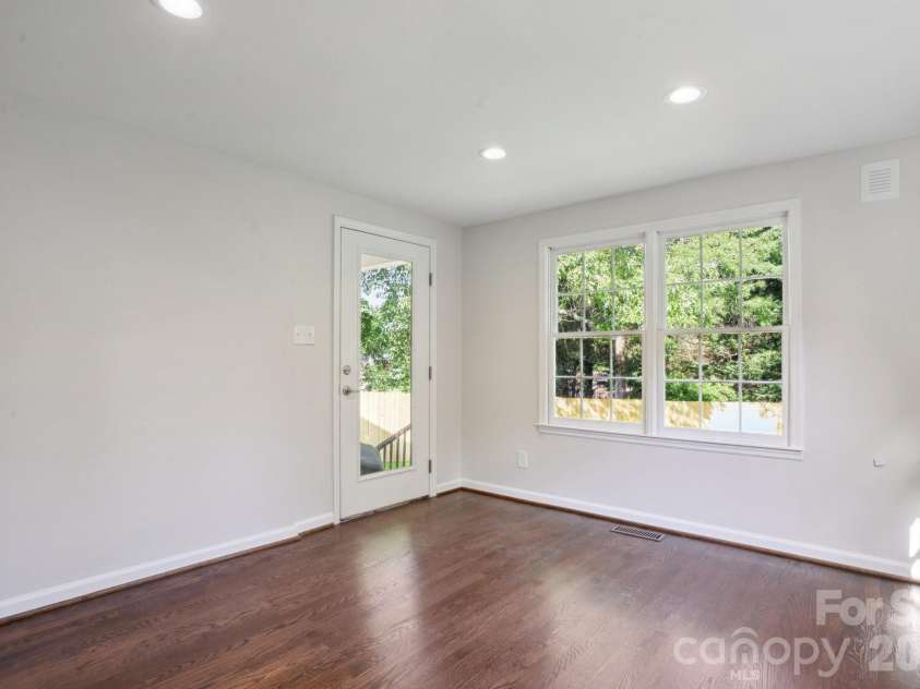 6100 Ashcrest Drive, Charlotte, NC 28217.  MLS# CAR4346577, YatesRealty ID 5424. 