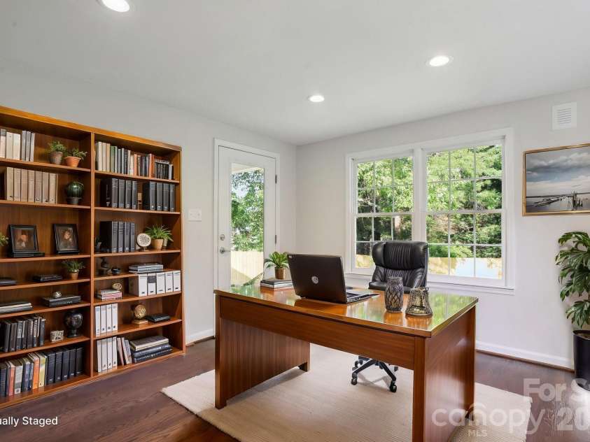 6100 Ashcrest Drive, Charlotte, NC 28217.  MLS# CAR4346577, YatesRealty ID 5424. 
