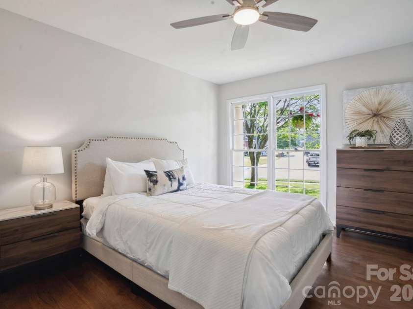 6100 Ashcrest Drive, Charlotte, NC 28217.  MLS# CAR4346577, YatesRealty ID 5424. 