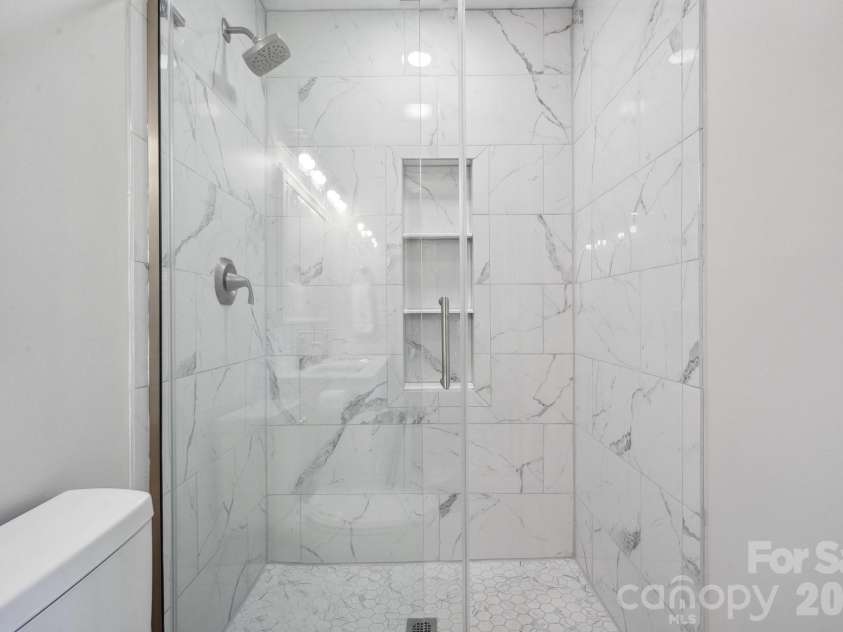 6100 Ashcrest Drive, Charlotte, NC 28217.  MLS# CAR4346577, YatesRealty ID 5424. 