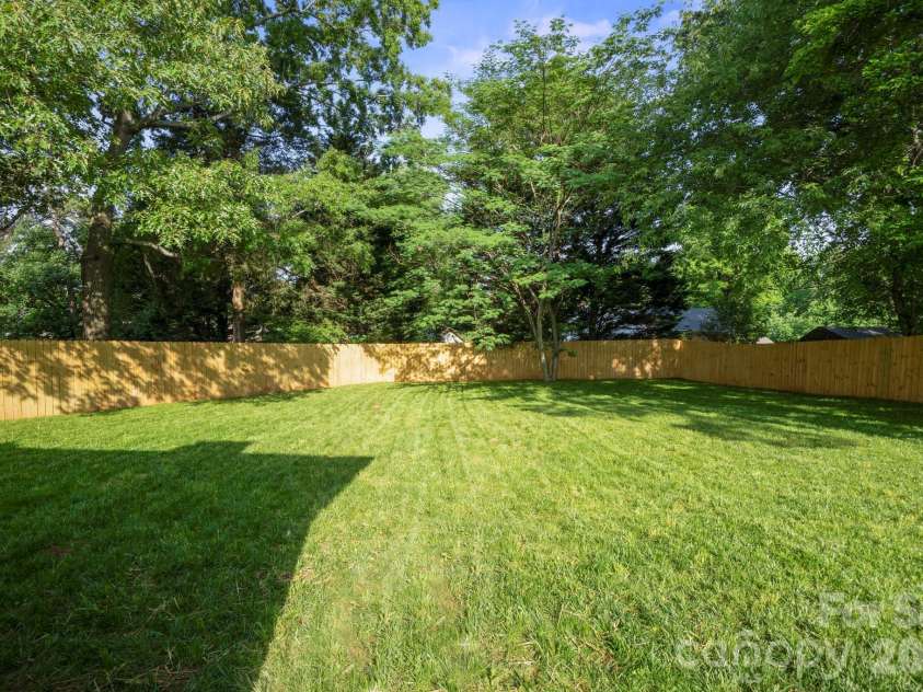 6100 Ashcrest Drive, Charlotte, NC 28217.  MLS# CAR4346577, YatesRealty ID 5424. 