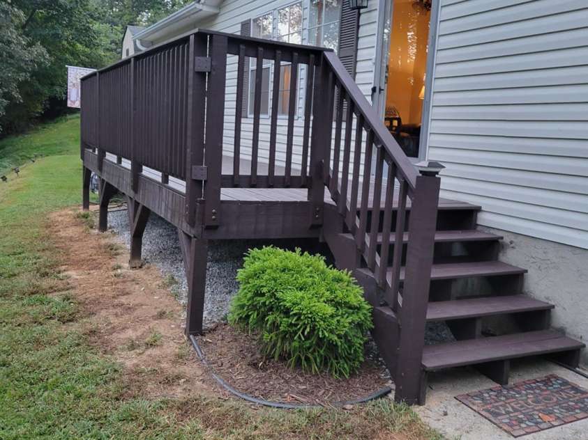 183 Gobbler Circle, Horse Shoe, NC 28742.  MLS# CAR4430660, YatesRealty ID 54240. 
